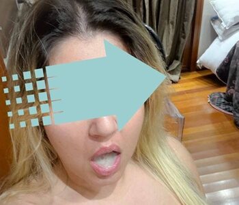 Loira siliconada gostosa safada